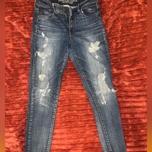 American Eagle Distressed Super Stretch HI-RISE Jeggings - Size 8